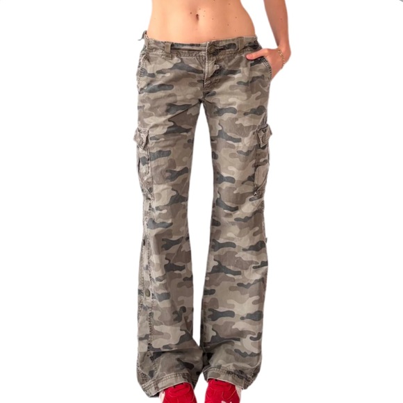 Old Navy Pants - Y2K Cute Low Waist Boot Cut Cargo Camo Streetwear Pants